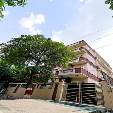 Апартаменти Ahuja Residency Нойда Екстер'єр фото